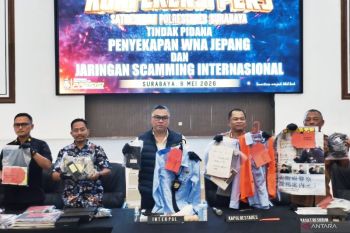 Polisi tahan 44 tersangka sindikat penipuan internasional di Surabaya