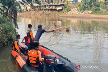 KPKP Jakbar tangkap 122 kilogram ikan sapu-sapu