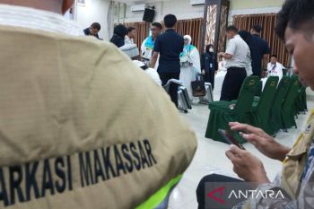 PPIH Embarkasi Makassar terbangkan JCH asal Papua Barat ke Tanah Suci