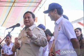 Prabowo beri bantuan satu unit kapal 15 GT untuk nelayan Miangas