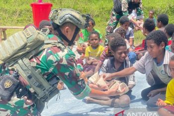 Satgas Yonif 511 dorong program makan bersama warga Tima Lanny Jaya
