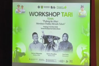 Disbud Sumbar lestarikan seni tari tradisi Minang ke generasi muda