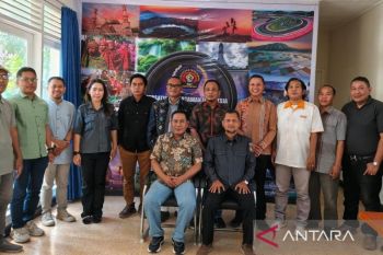 Bawaslu NTB menggandeng PWI perkuat literasi pendidikan politik masyarakat