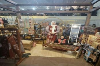 Asri Tapis bawa warisan Lampung bersinar di Persit Bisa 2