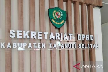 Mandeknya proses PAW DPRD Tapsel menuai sorotan publik