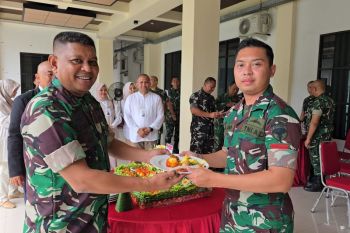 Danrem apresiasi prajurit TNI yang tetap bantu warga meski jadi korban bencana