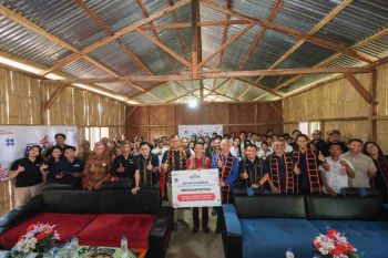 Telkomsel hadirkan ekosistem belajar digital di 7 sekolah di Flores