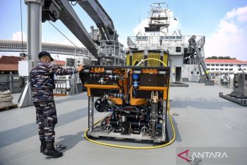KRI Canopus diterjunkan untuk pencarian bawah laut korban KM Virgo 8