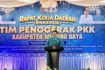 Ketua TP-PKK Murung Raya lantik sembilan ketua kecamatan