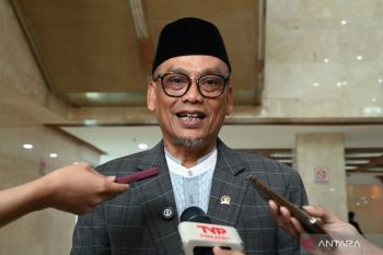 Anggota DPR nilai SE Mendikdasmen peluang percepat guru jadi ASN