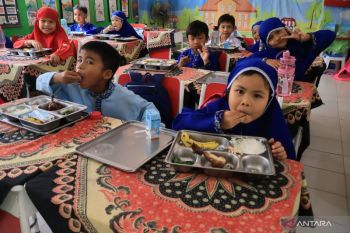 Indonesian govt says eight billion meals served under MBG program