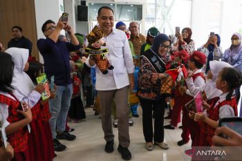 Wali Kota Surabaya ajak orang tua untuk mendongeng kepada anak