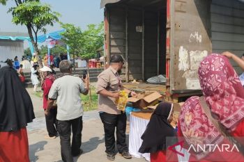 Pemkab Tangerang distribusi 2.000 paket sembako murah untuk masyarakat