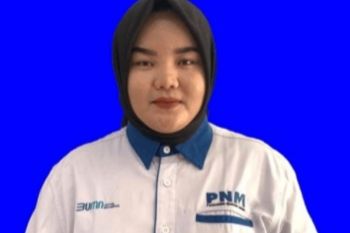 Riska Dayanti, Staf Terbaik PT PNM Kabanjahe terima hadiah umroh gratis