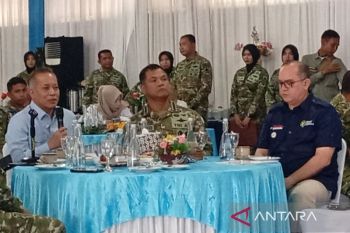 Menkop dan Wakil Panglima TNI mengecek kesiapan operasional KDKMP Banyumas