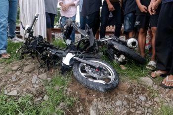 KA Sangkuriang tertemper sepeda motor di Jember