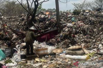 Kota Cirebon adopsi pengolahan sampah jadi briket