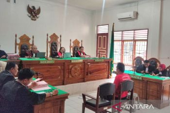 Jaksa dakwa pembobol rumah hakim Khamozaro Waruwu bakar kamar usai curi emas