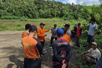 SAR cari lansia hilang terseret arus sungai di Tasikmalaya