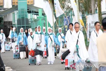 Jamaah calon haji asal Tanah Bumbu berangkat menuju tanah suci