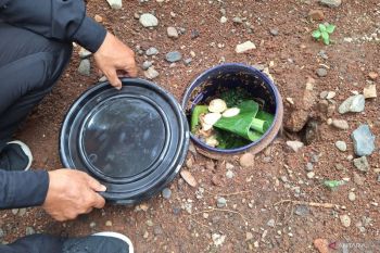 Edukasi sampah, Jaksel bagikan tong biopori jumbo di Pesanggrahan