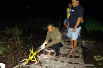 Polres Tabalong olah TKP penemuan kasus tewasnya pelajar di Desa Hapalah
