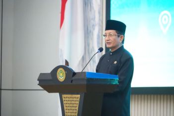 PT ANTAM serahkan mobil pick up dukung pengelolaan sampah di Kolaka