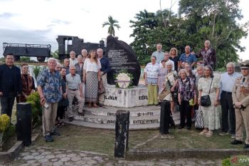 WNA Belanda keturunan korban romusha kunjungi Monumen Kereta Api Pekanbaru, harap dibangun museum