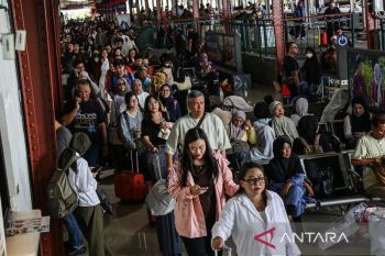 Lonjakan penumpang kereta api di Semarang