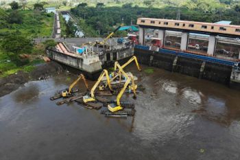 Perum Jasa Tirta I lakukan pembersihan sedimen dua bendungan di Blitar