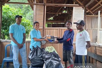Yayasan Kamtabai Raja Ampat salurkan bantuan bagi pengelola homestay