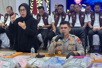 Polda Jabar ancam empat pengedar sabu 1 kg dengan pasal hukuman mati
