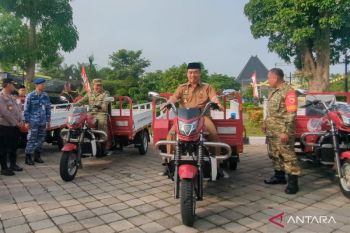 Pemkab Madiun bagikan puluhan truk untuk Koperasi Merah Putih