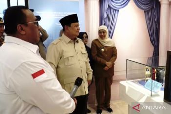 Presiden Prabowo berkeliling melihat Museum Marsinah di Nganjuk