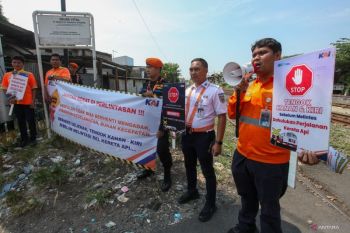 Sosialisasi keselamatan berlalu lintas di perlintasan