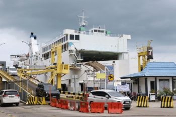 Penyeberangan Jawa--Sumatera-Bali ramai selama libur panjang