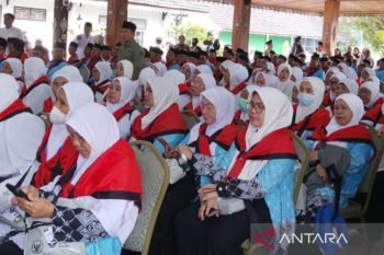 Sebanyak 210 JCH di lepas oleh Bupati Kabupaten Batang Hari