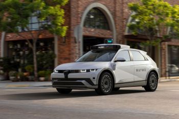 China berlakukan masa jeda layanan robotaxi imbas insiden mogok massal