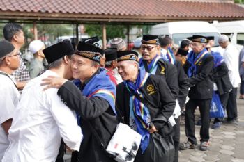 BDI RU IV Cilacap lepas 49 calon haji menuju Tanah Suci