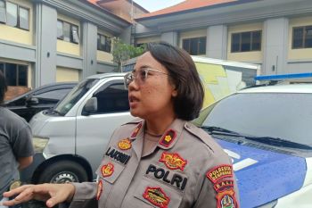 Polisi dalami motif manusia silver todongkan sajam di Kuta Bali