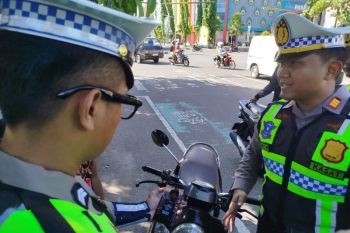Di Ponorogo, Polisi gunakan kaca mata pintar untuk tilang elektronik