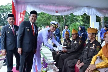 Pemkab  HSS peringati HUT ke-77 Proklamasi Gubernur Tentara ALRI Divisi IV