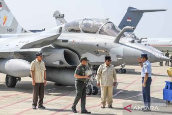 Presiden Prabowo Subianto serahkan alutsista baru kepada TNI
