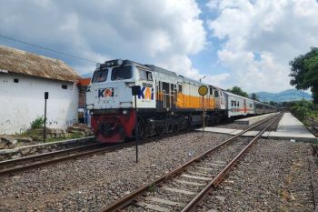 KAI Daop 2 Bandung tuntut sopir truk penyebab kereta Panoramic Papandayan rusak