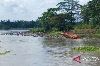 Tim SAR susuri Sungai Brantas cari warga hanyut