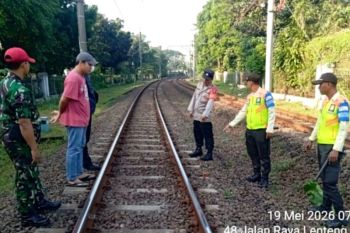 Pria tanpa identitas ditemukan tewas tertabrak KRL di Lenteng Agung