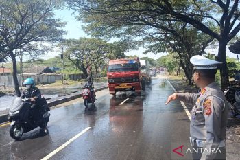 Polresta Cirebon terapkan "contra flow" di Jalur Pantura karena banjir