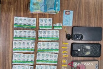 Polres Bekasi ungkap kasus penyalahgunaan farmasi ilegal