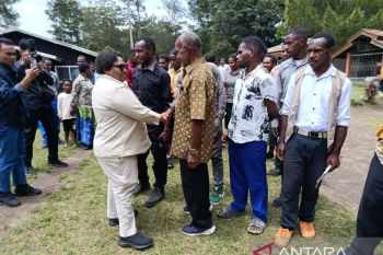 Wamendagri Ribka Haluk pastikan negara hadir selesaikan masalah di daerah