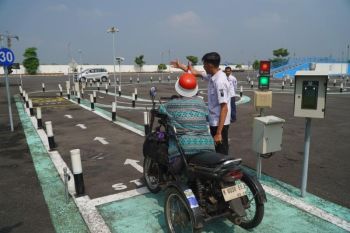 Polres Malang layani SIM gratis bagi disabilitas saat Harkitnas